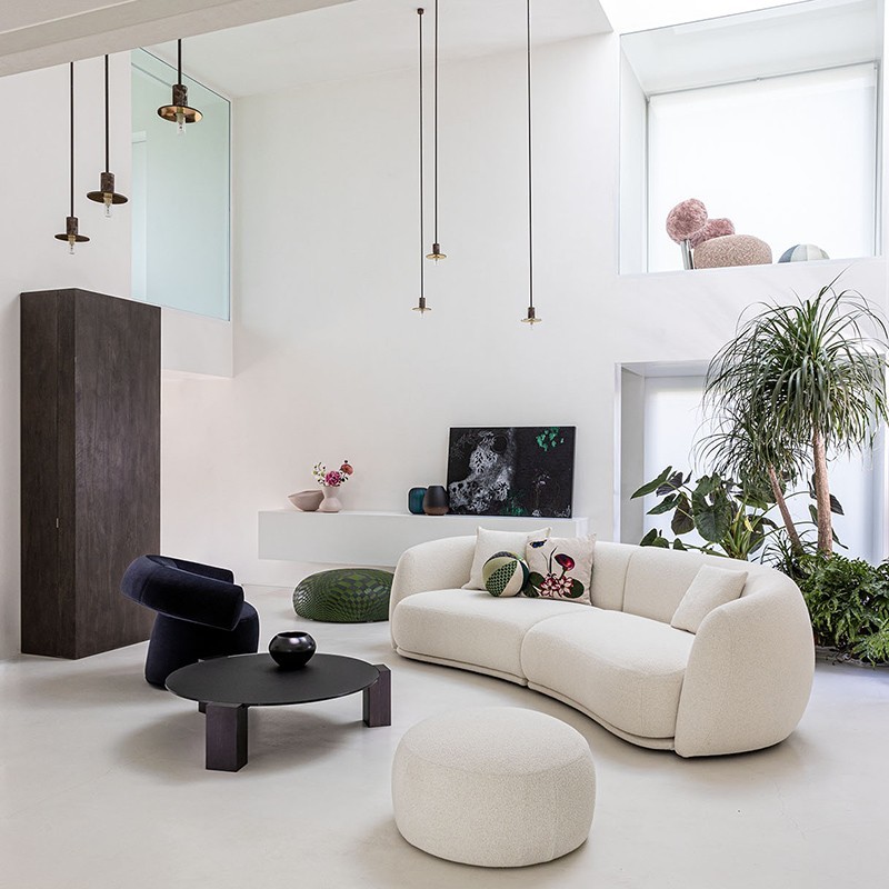 Divano Pacific Love di Moroso dalle forme morbide e avvolgenti